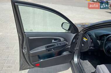Хэтчбек Kia Ceed 2010 в 