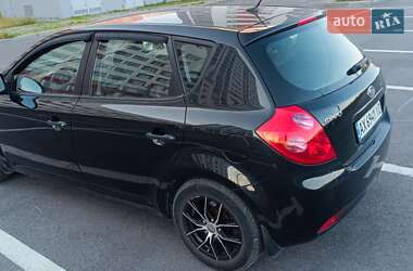 Хэтчбек Kia Ceed 2007 в 