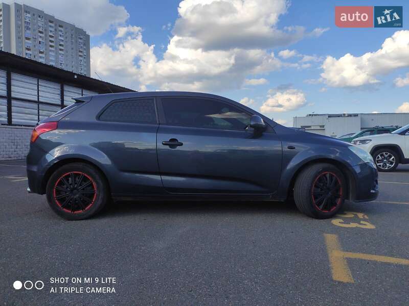 Хэтчбек Kia Ceed 2007 в Киеве