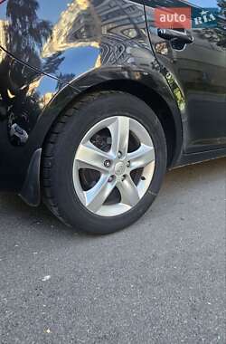 Хетчбек Kia Ceed 2008 в 