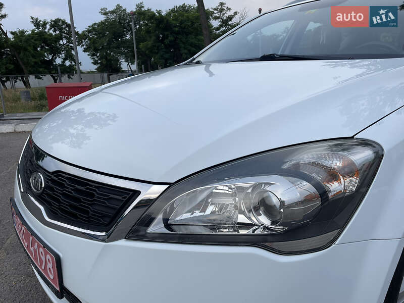 Универсал Kia Ceed 2010 в Днепре