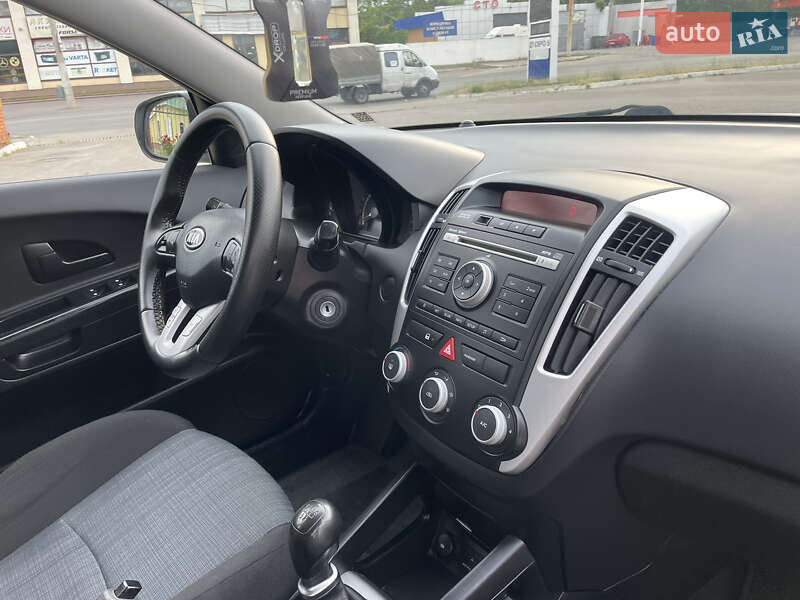Универсал Kia Ceed 2010 в Днепре