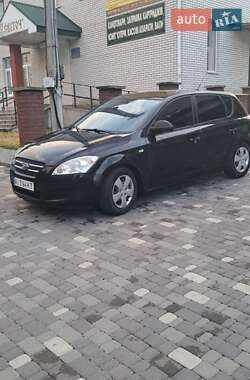 Хэтчбек Kia Ceed 2007 в 