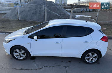 Хэтчбек Kia Ceed 2014 в 