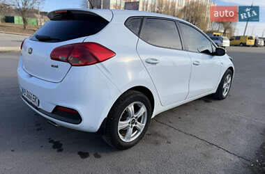 Хэтчбек Kia Ceed 2014 в 