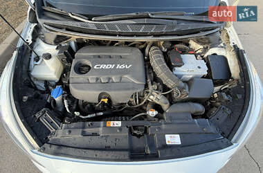 Хэтчбек Kia Ceed 2014 в 