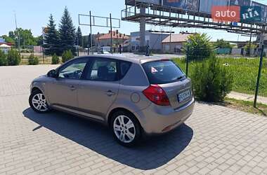 Хэтчбек Kia Ceed 2007 в 