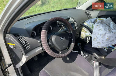 Хэтчбек Kia Ceed 2007 в 