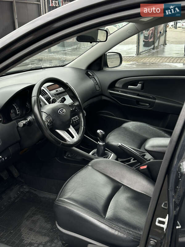 Универсал Kia Ceed 2010 в Львове