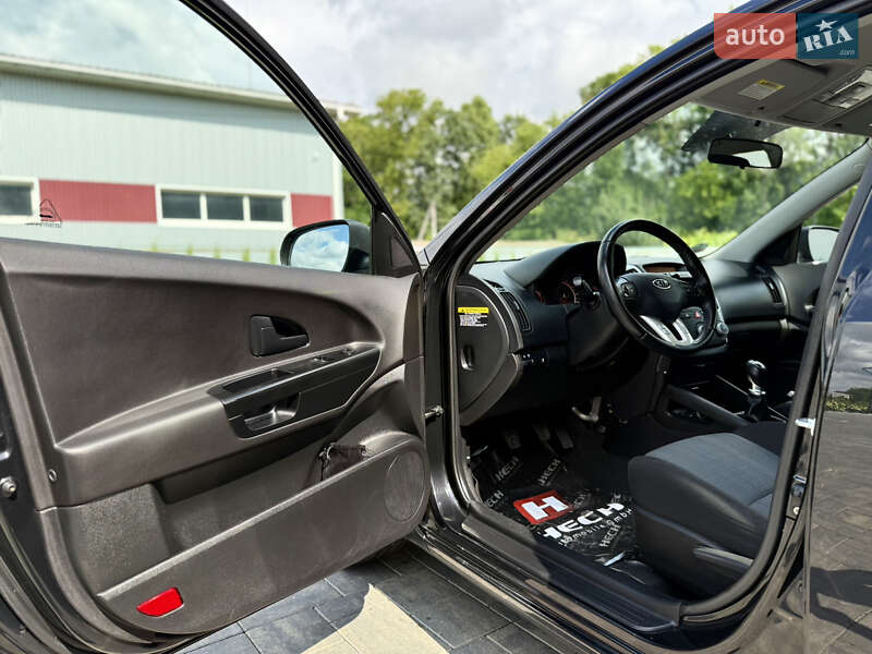 Универсал Kia Ceed 2011 в Луцке