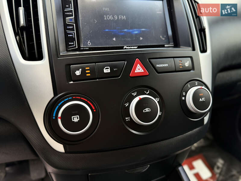 Универсал Kia Ceed 2011 в Луцке