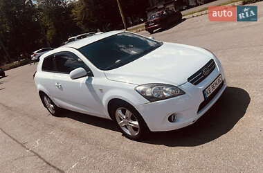 Хэтчбек Kia Ceed 2010 в Днепре