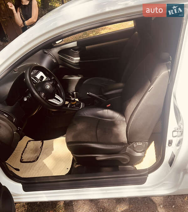 Хэтчбек Kia Ceed 2010 в Днепре