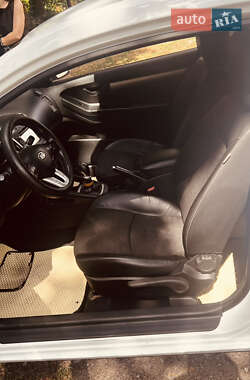 Хэтчбек Kia Ceed 2010 в 