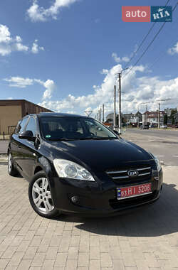 Хэтчбек Kia Ceed 2008 в 
