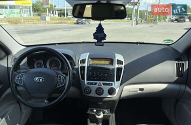 Хэтчбек Kia Ceed 2008 в 