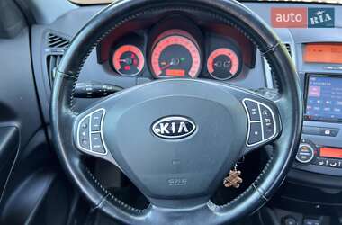Хэтчбек Kia Ceed 2008 в 