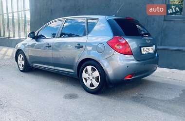 Хэтчбек Kia Ceed 2008 в 