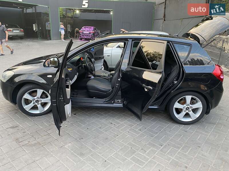 Хетчбек Kia Ceed 2009 в Запоріжжі