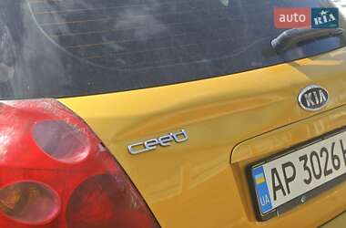 Хэтчбек Kia Ceed 2007 в 
