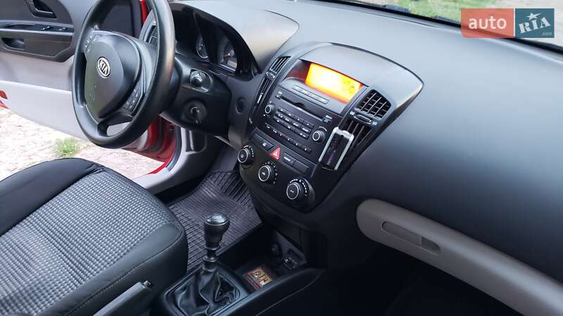 Универсал Kia Ceed 2008 в Шумске