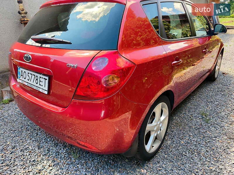 Хэтчбек Kia Ceed 2008 в Мукачево