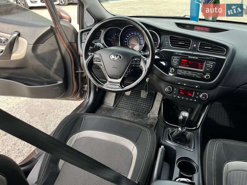 Хэтчбек Kia Ceed 2013 в Львове