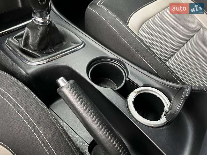 Хэтчбек Kia Ceed 2013 в Львове