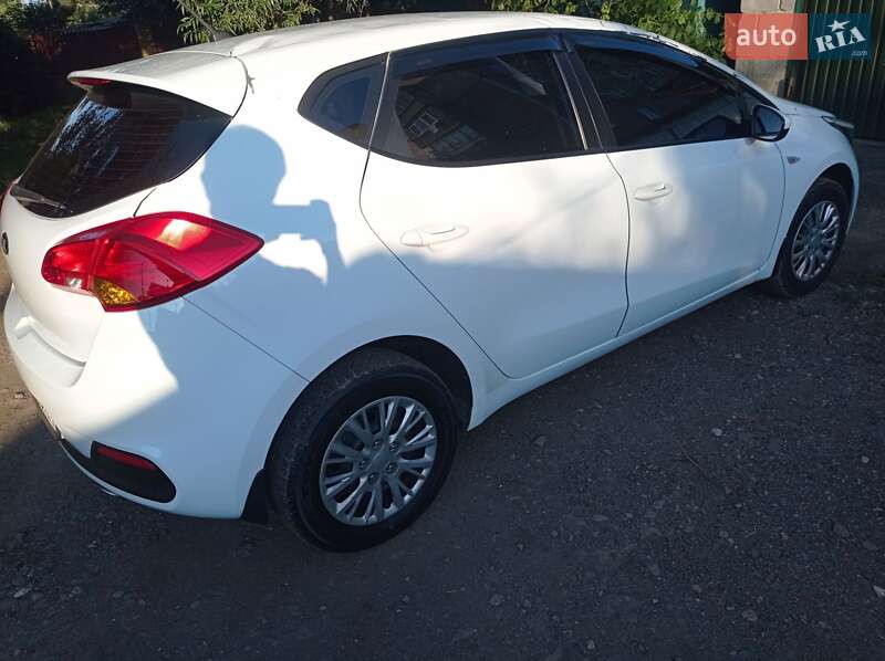 Хэтчбек Kia Ceed 2013 в Кагарлыке