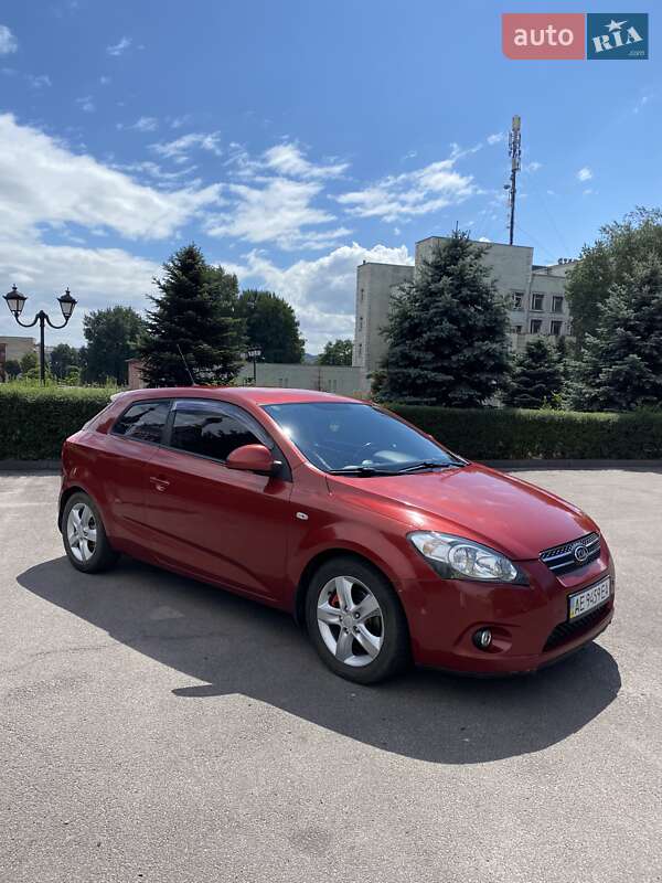 Хетчбек Kia Ceed 2009 в Кам'янському