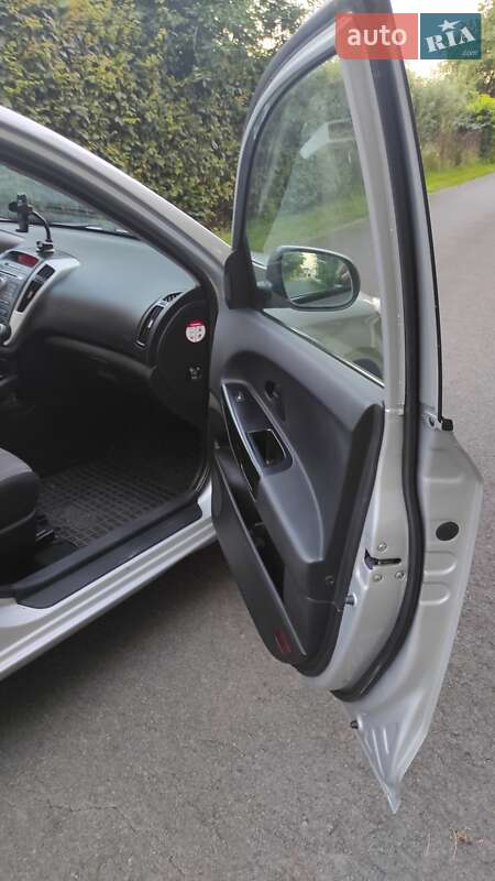 Универсал Kia Ceed 2012 в Ровно