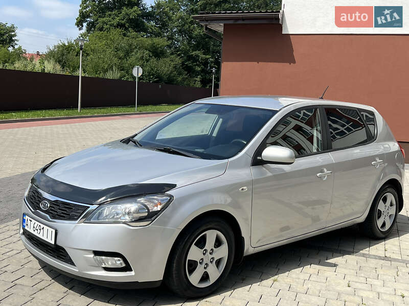 Хэтчбек Kia Ceed 2010 в Ивано-Франковске
