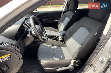 Хэтчбек Kia Ceed 2010 в 
