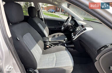 Хэтчбек Kia Ceed 2010 в 