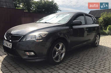 Хэтчбек Kia Ceed 2009 в Владимире