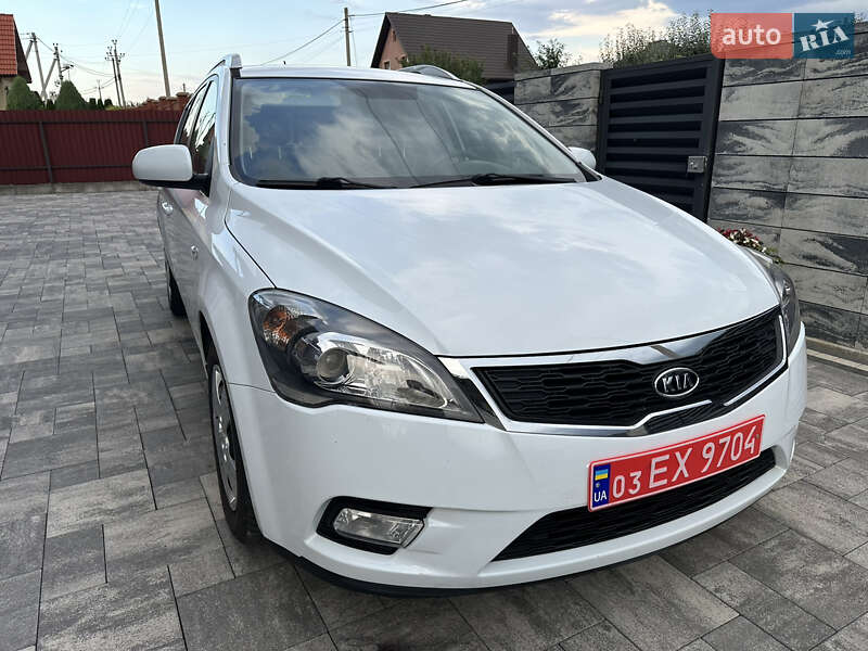Универсал Kia Ceed 2011 в Луцке