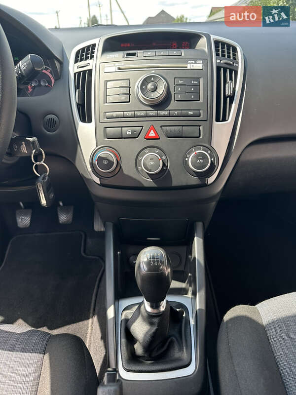 Универсал Kia Ceed 2011 в Луцке