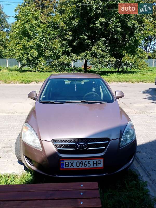 Хэтчбек Kia Ceed 2007 в Каменец-Подольском