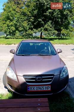 Хэтчбек Kia Ceed 2007 в 