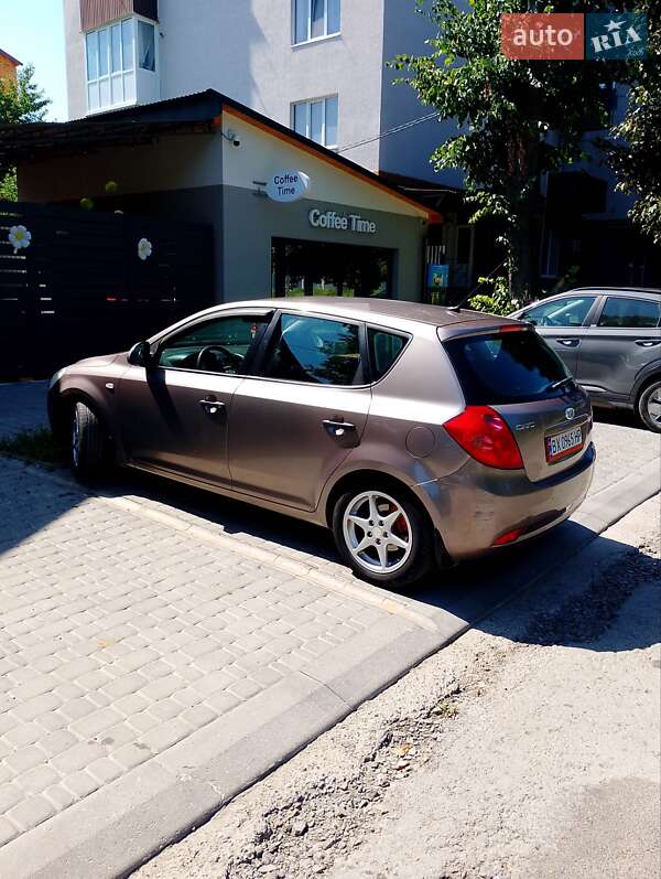 Хэтчбек Kia Ceed 2007 в Каменец-Подольском