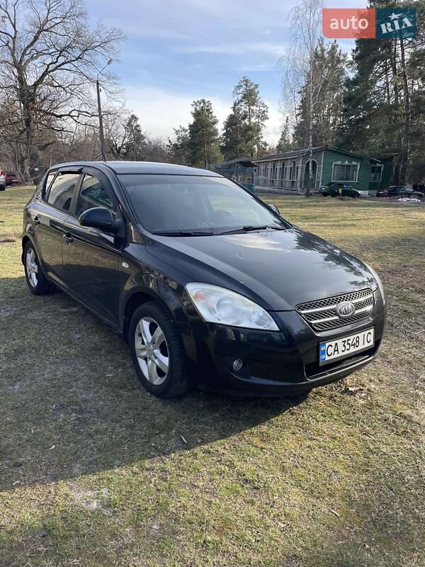 Хэтчбек Kia Ceed 2007 в Киеве