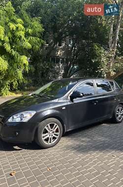 Хэтчбек Kia Ceed 2008 в Одессе
