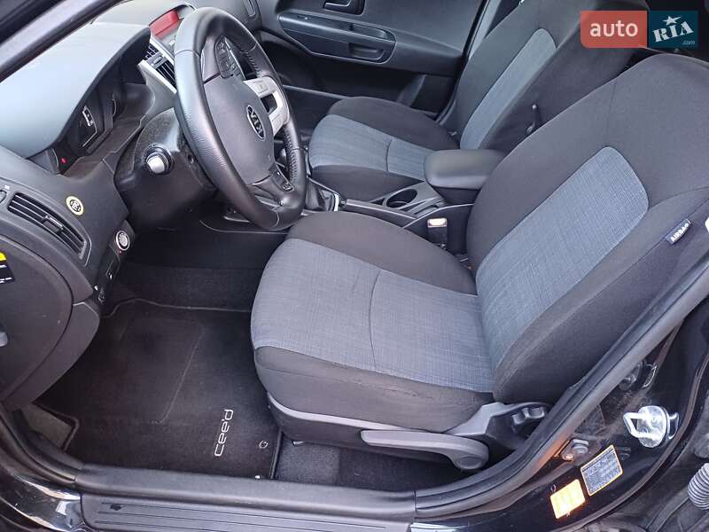 Универсал Kia Ceed 2010 в Киеве