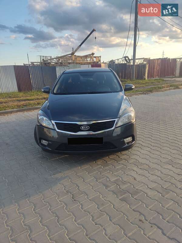 Kia Ceed 2011