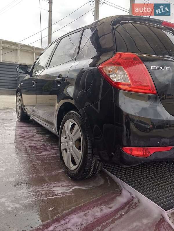 Хэтчбек Kia Ceed 2011 в Киеве фото 15 Хэтчбек Kia Ceed 2011 в Киеве