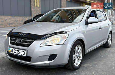 Хэтчбек Kia Ceed 2008 в 