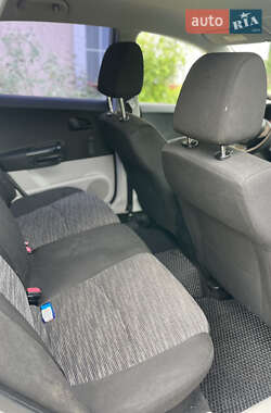 Хэтчбек Kia Ceed 2008 в 