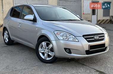 Хэтчбек Kia Ceed 2008 в Одессе