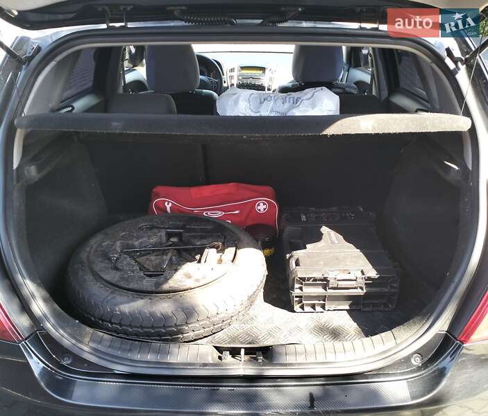 Хэтчбек Kia Ceed 2008 в Одессе