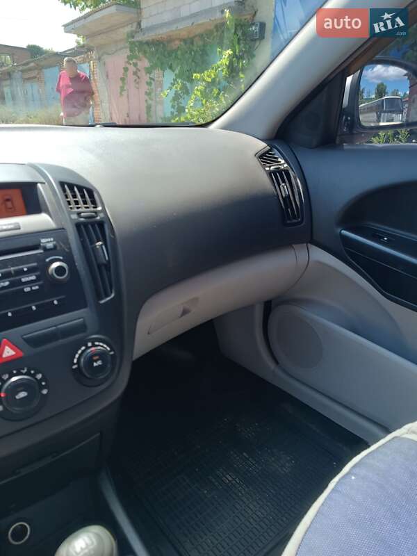 Хэтчбек Kia Ceed 2008 в Кропивницком